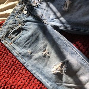 Ripped boyfit jeans